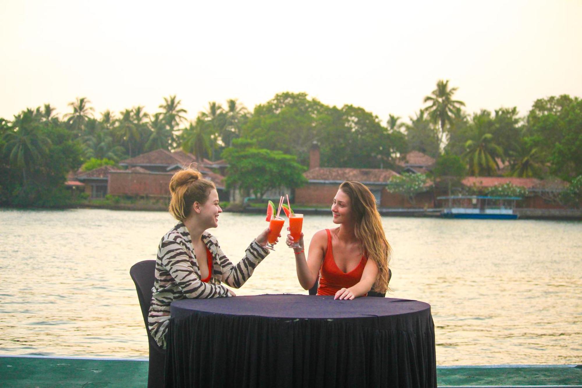 Sunset Araliya Hotel Bentota Aluthgama Ngoại thất bức ảnh